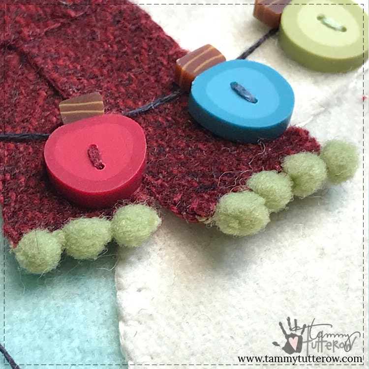 Snow Many Buttons Wool Applique Mini Pillow *Download*